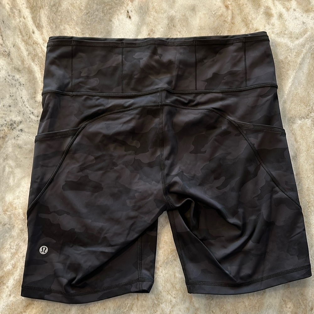 Lululemon Fast And Free Short 8"
Heritage 365 Camo Deep Coal Multi Size 12